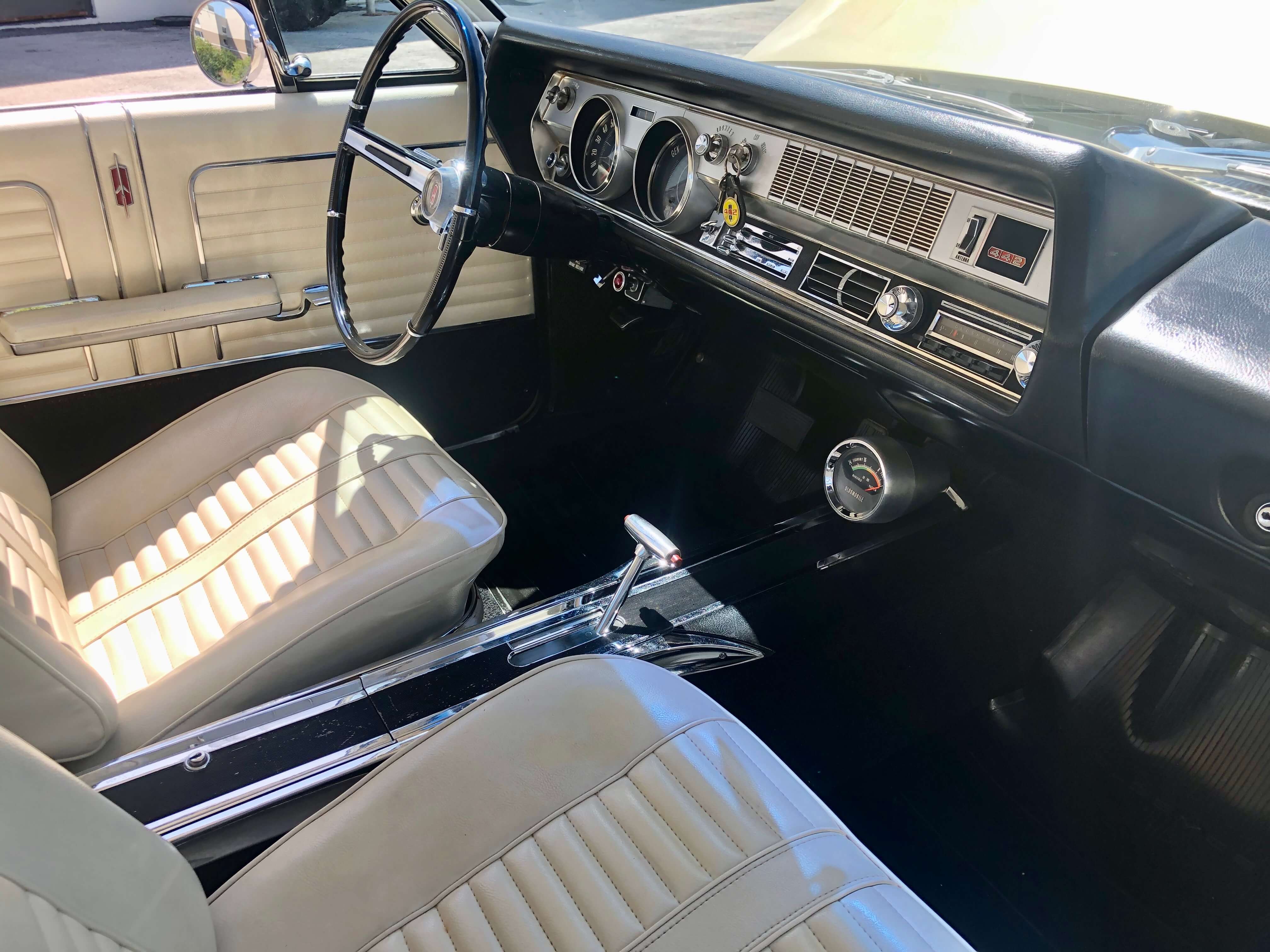 1966 Oldsmobile 442 interior